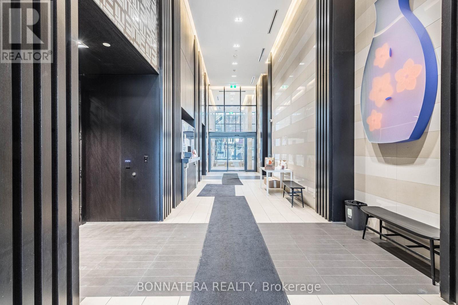 2313 - 501 Yonge Street, Toronto, Ontario  M4Y 0G8 - Photo 3 - C12894896