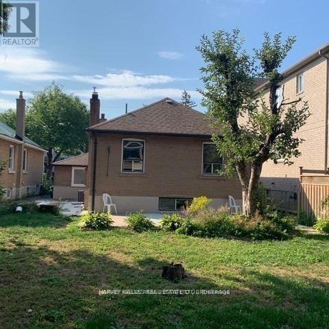Main - 72 Mcgillivray Avenue, Toronto, Ontario  M5M 2Y2 - Photo 13 - C12894936