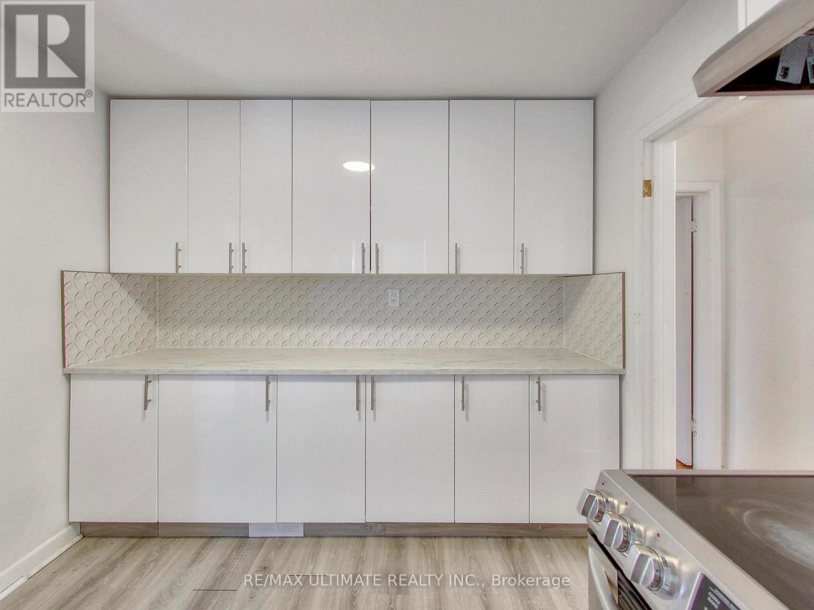 120 Edinborough Court, Toronto, Ontario  M6N 2E8 - Photo 9 - W12829060