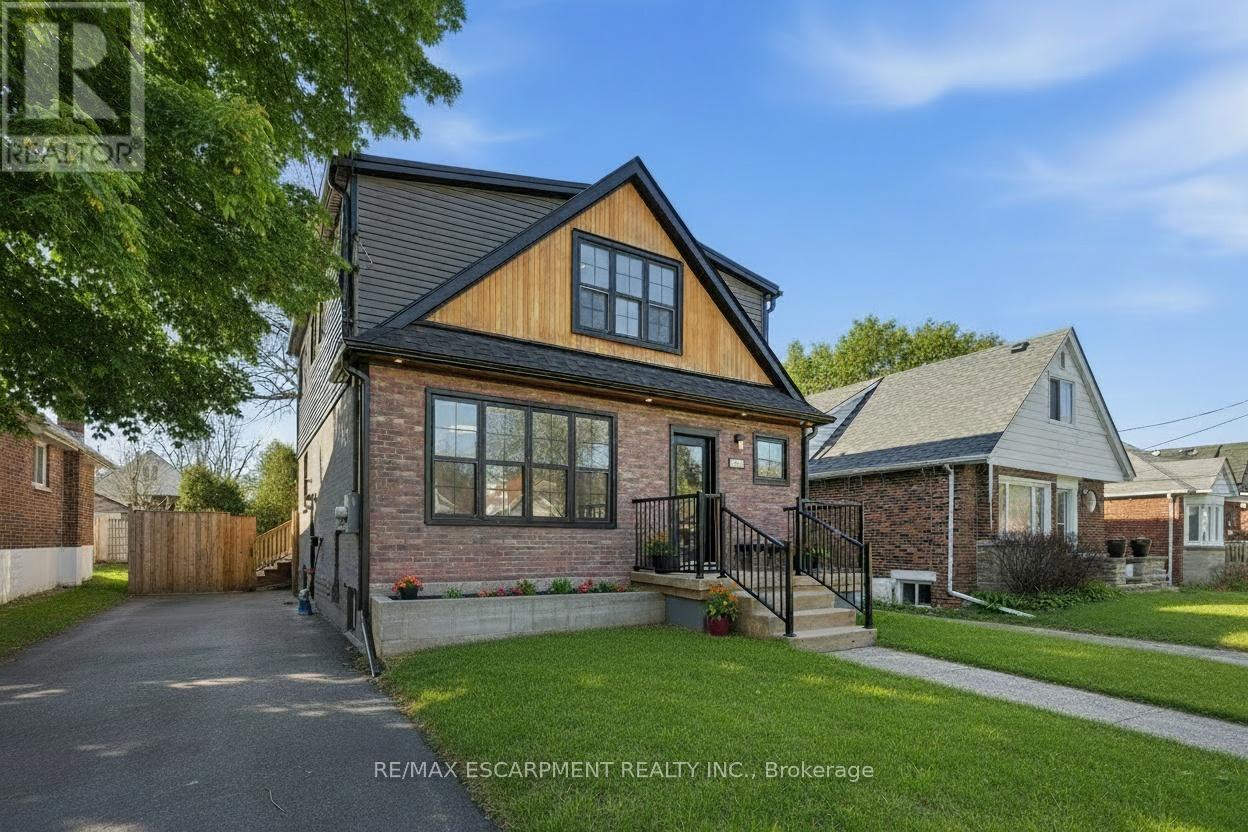 286 East 18th Street, Hamilton, Ontario  L9A 4P6 - Photo 4 - X12820590