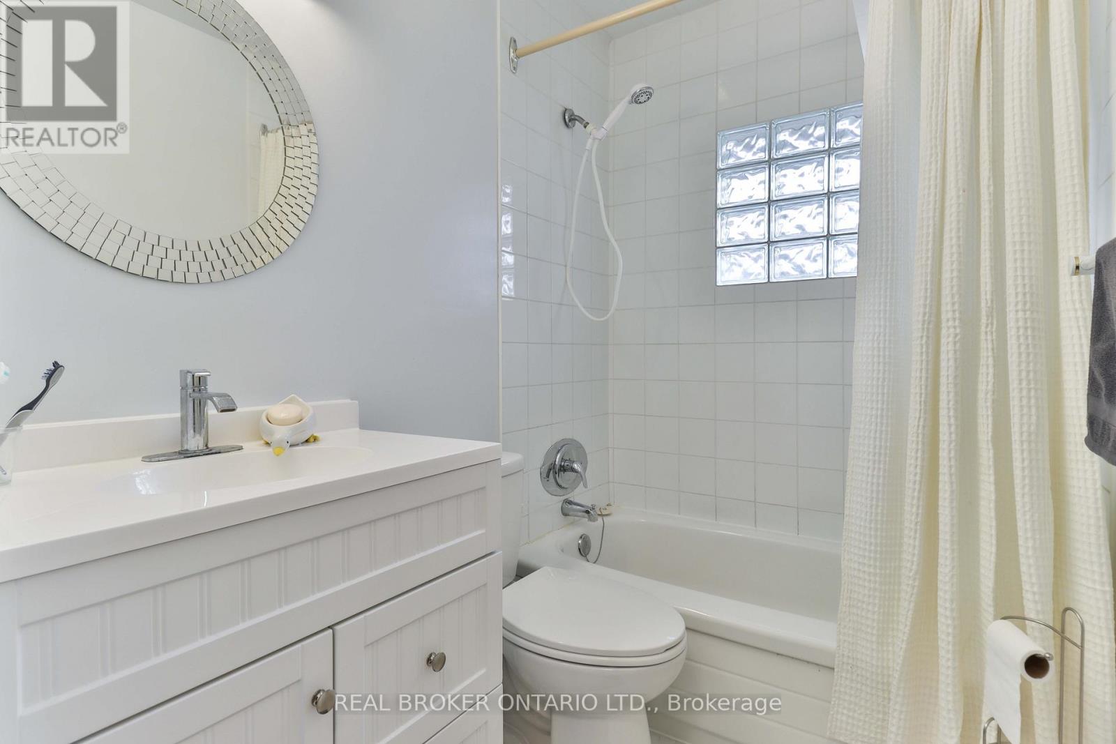 32 Christina Crescent, Toronto, Ontario  M1R 4H6 - Photo 11 - E12894830