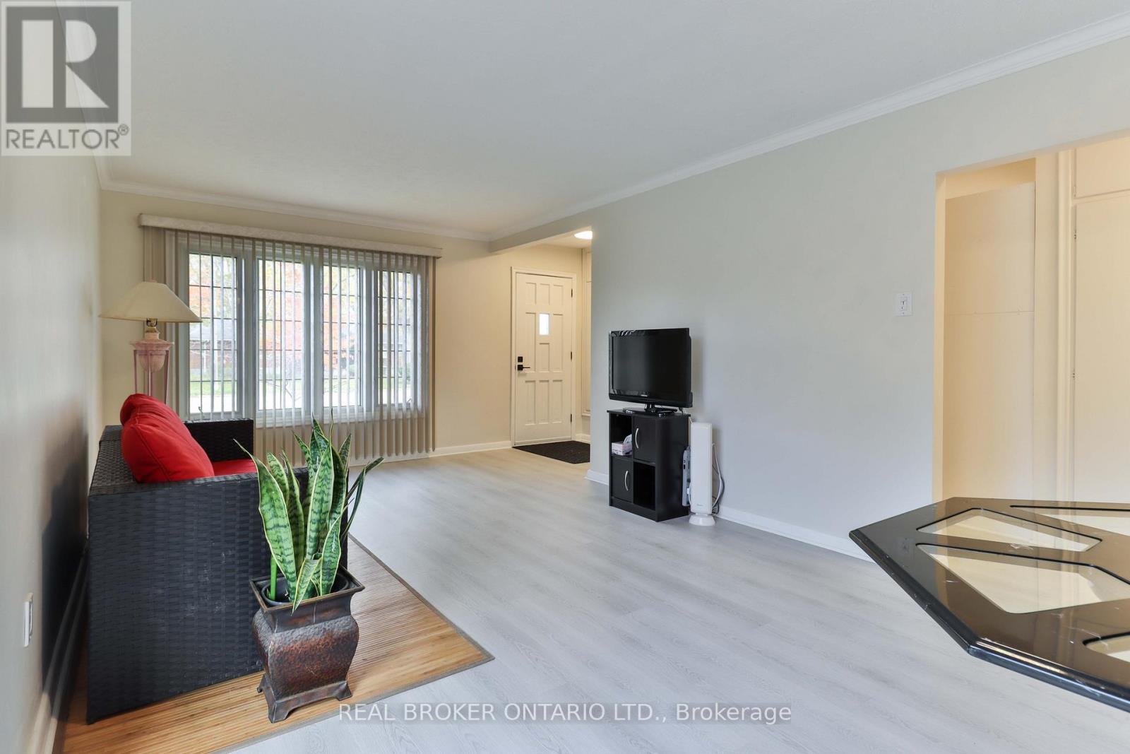 32 Christina Crescent, Toronto, Ontario  M1R 4H6 - Photo 6 - E12894830