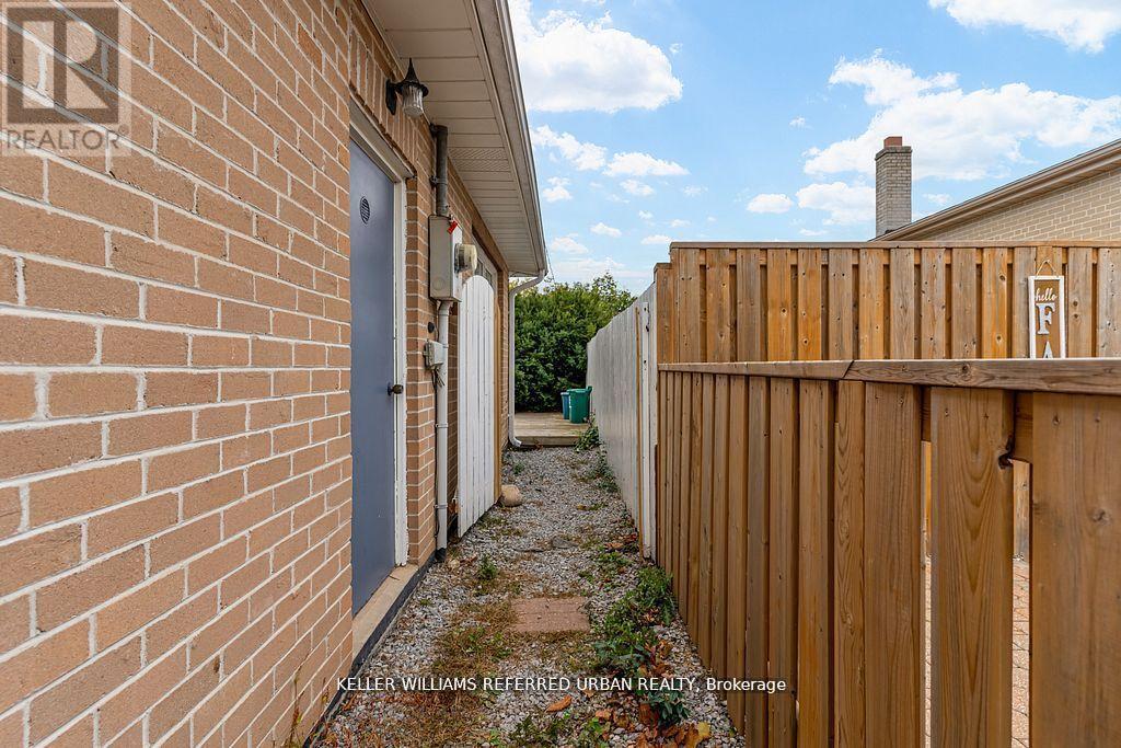 B - 707 Annland Street, Pickering, Ontario  L1W 1A9 - Photo 23 - E12894932