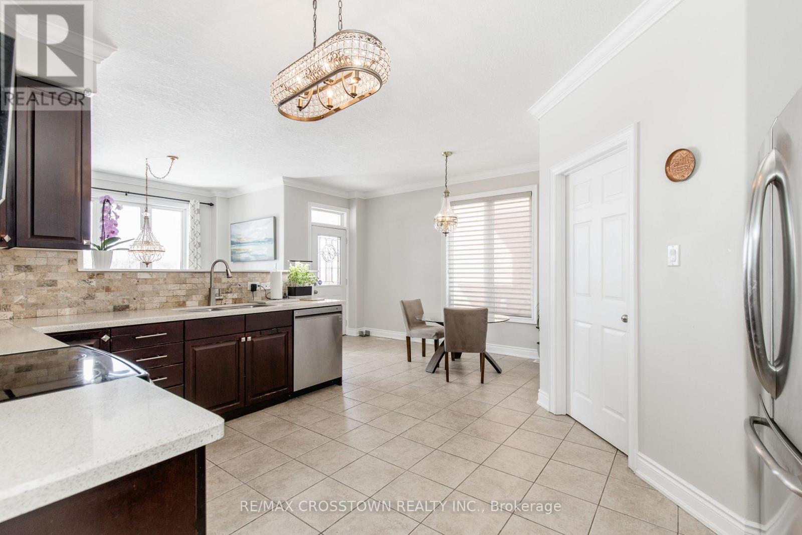 996 Booth Avenue, Innisfil, Ontario  L9S 0A4 - Photo 8 - N12894764