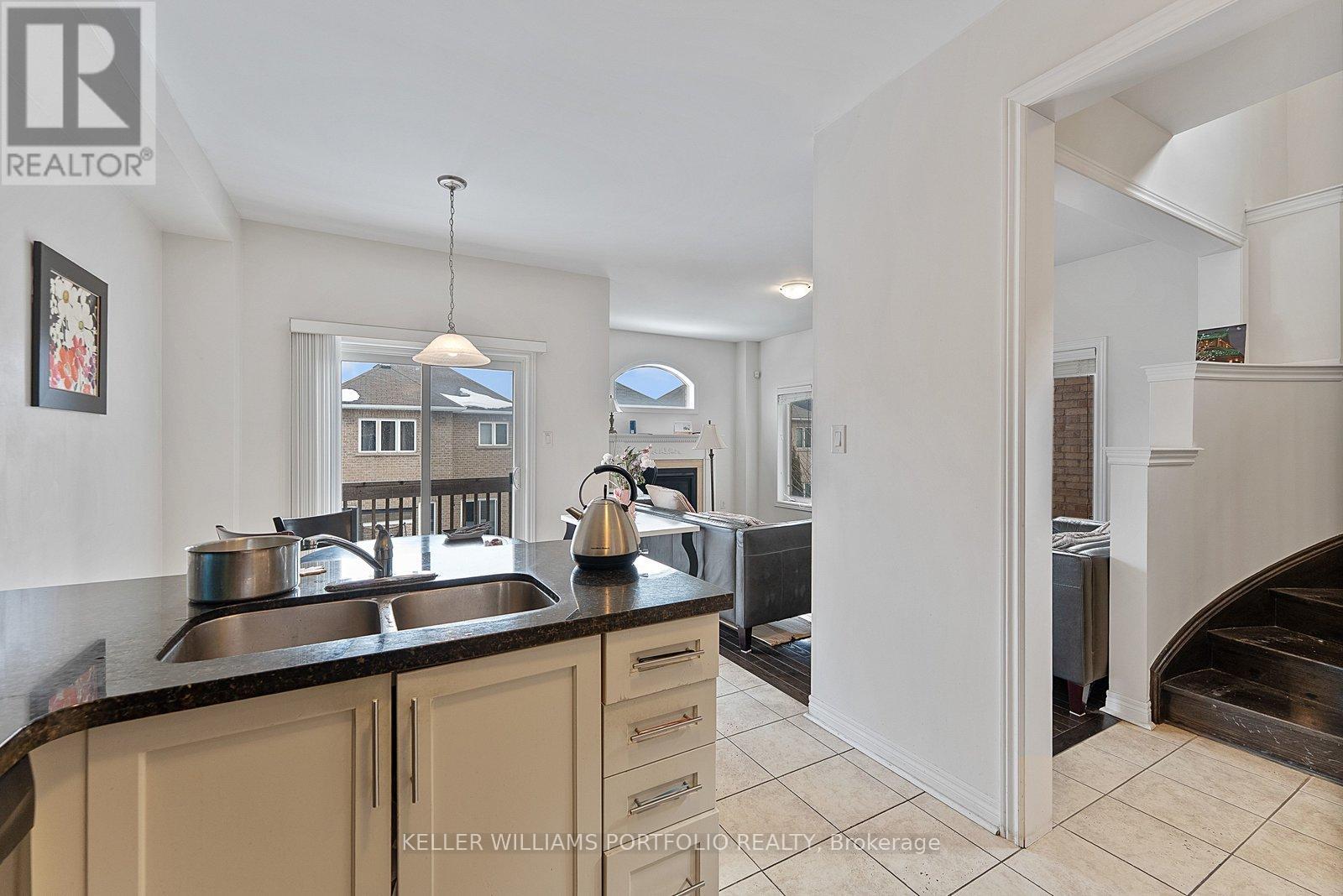 301 Oberfrick Avenue, Vaughan (Patterson), Ontario  L6A 0R5 - Photo 12 - N12894900