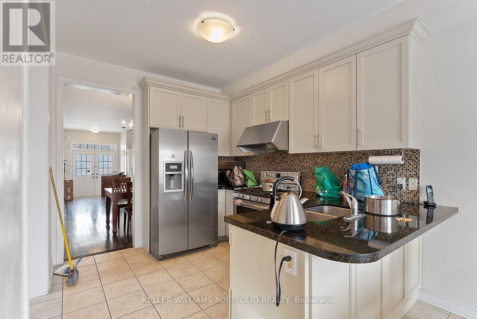 301 Oberfrick Avenue, Vaughan (Patterson), Ontario  L6A 0R5 - Photo 13 - N12894900