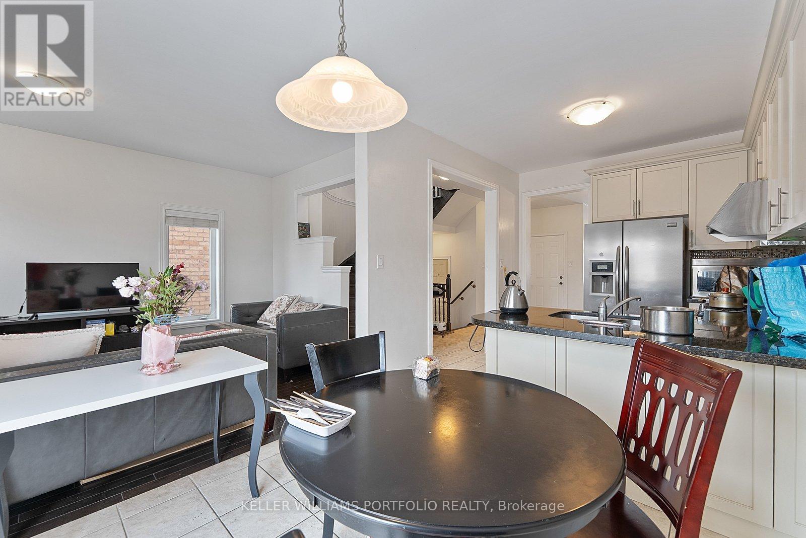 301 Oberfrick Avenue, Vaughan (Patterson), Ontario  L6A 0R5 - Photo 15 - N12894900