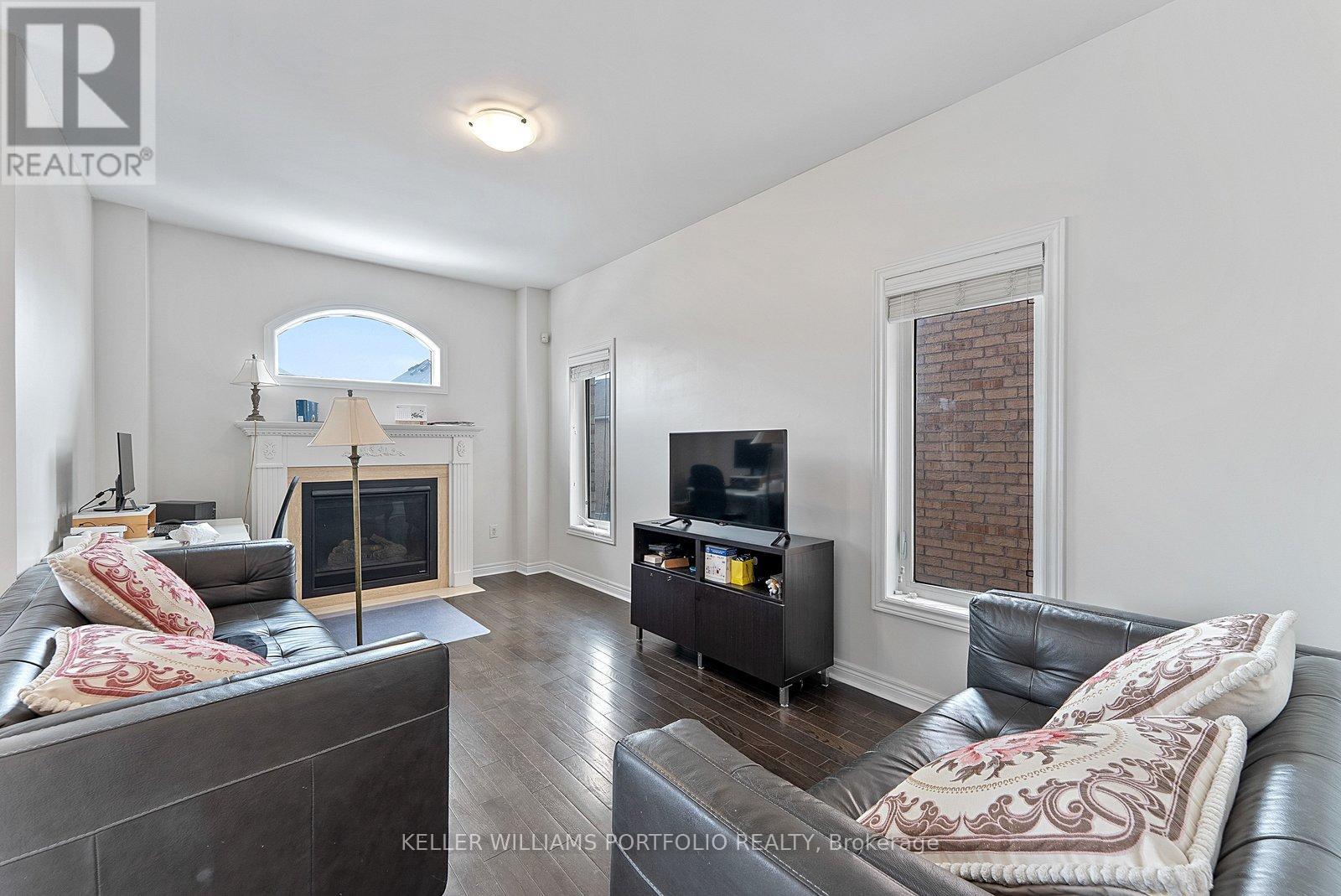 301 Oberfrick Avenue, Vaughan (Patterson), Ontario  L6A 0R5 - Photo 16 - N12894900