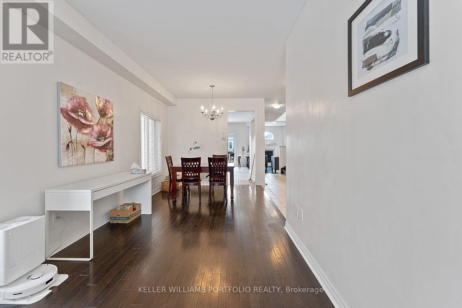 301 Oberfrick Avenue, Vaughan (Patterson), Ontario  L6A 0R5 - Photo 3 - N12894900