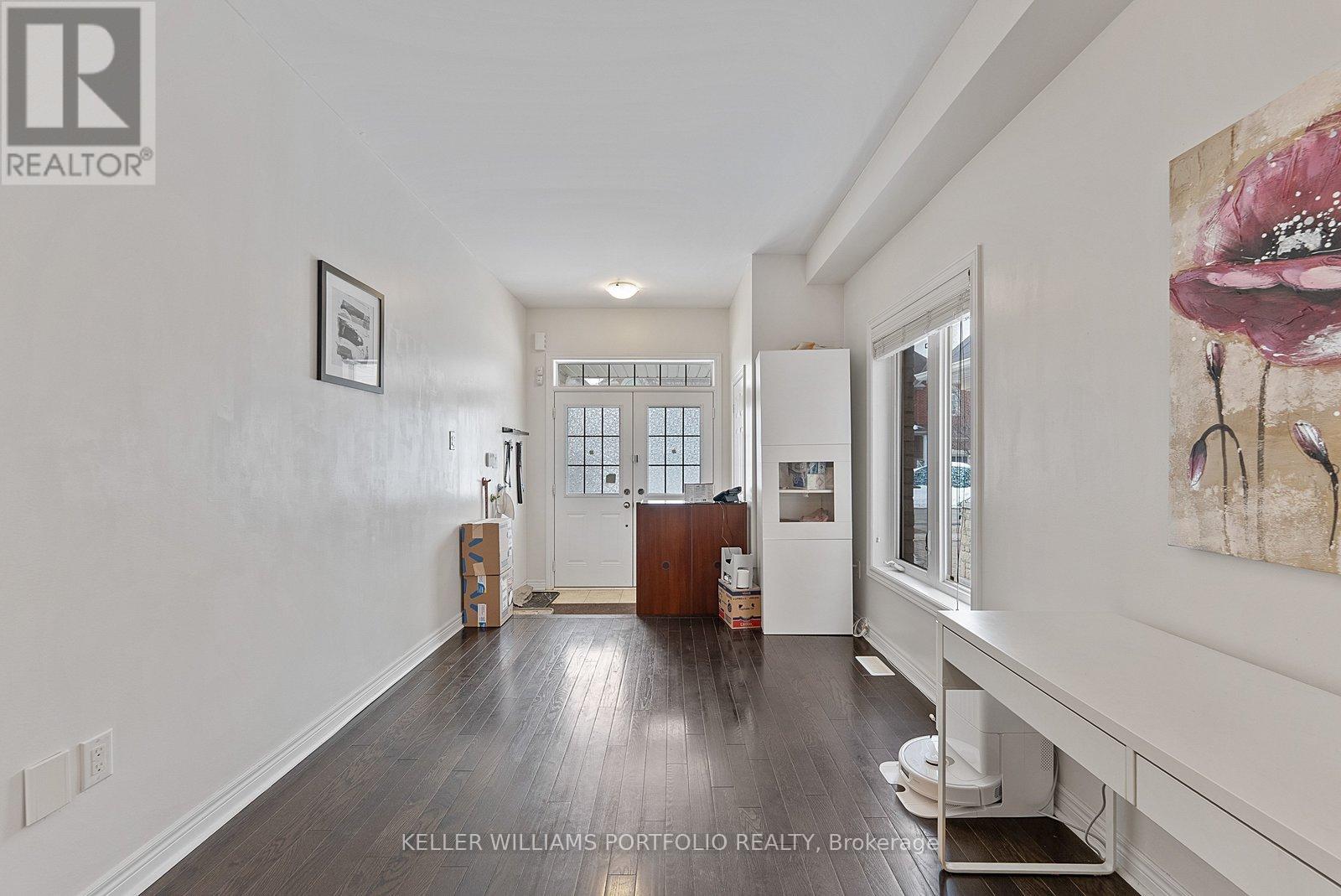 301 Oberfrick Avenue, Vaughan (Patterson), Ontario  L6A 0R5 - Photo 6 - N12894900