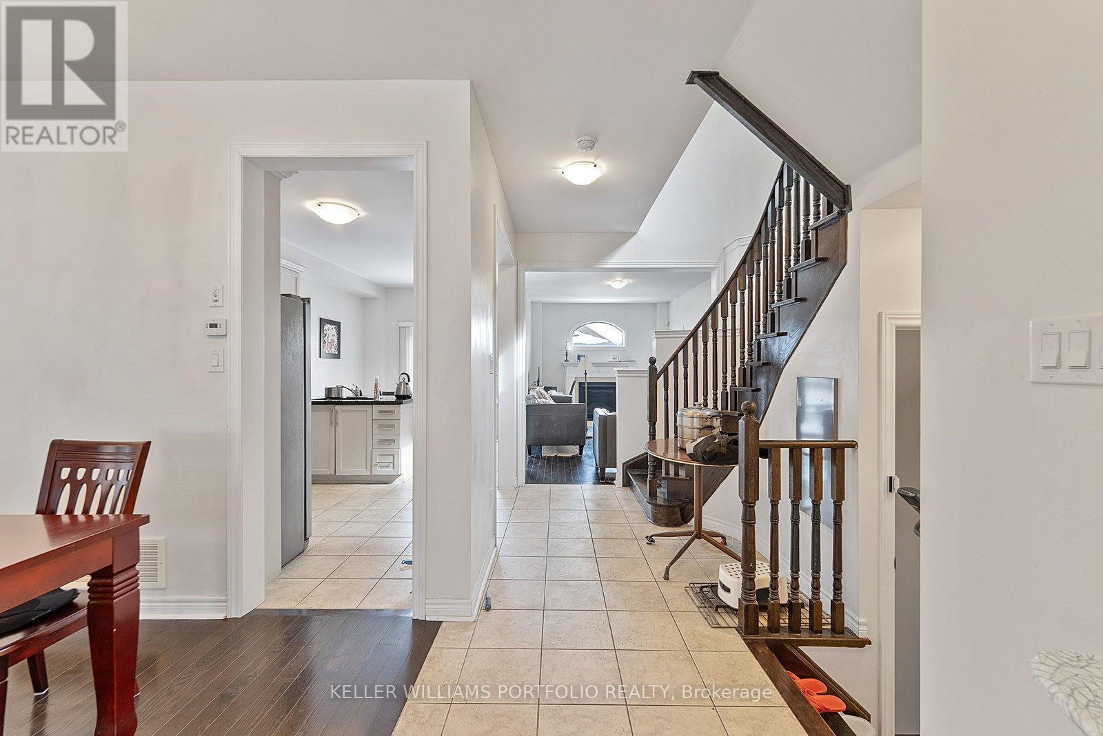 301 Oberfrick Avenue, Vaughan (Patterson), Ontario  L6A 0R5 - Photo 8 - N12894900