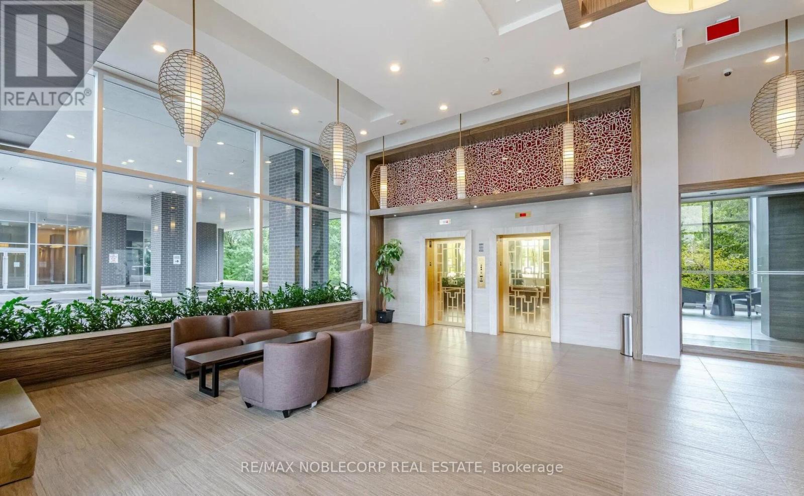 817 - 8763 Bayview Avenue, Richmond Hill (Doncrest), Ontario  L4B 3V1 - Photo 2 - N12894922