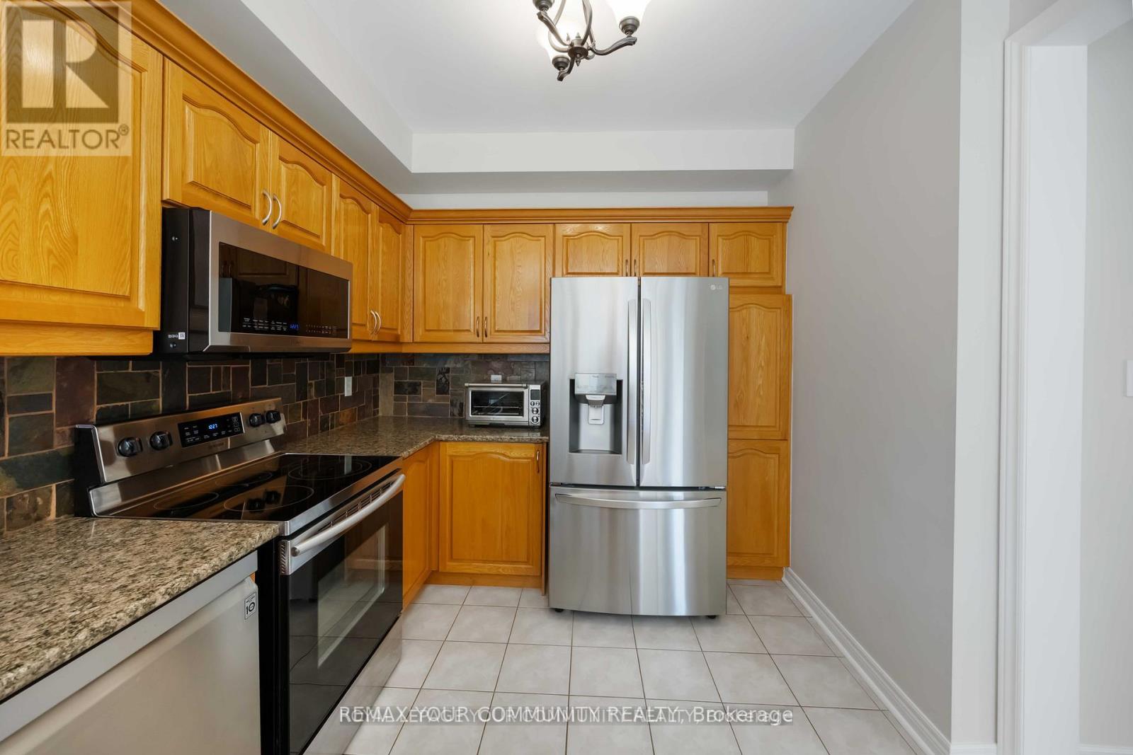 57 Turning Leaf Drive, Vaughan, Ontario  L4H 2J5 - Photo 8 - N12894944