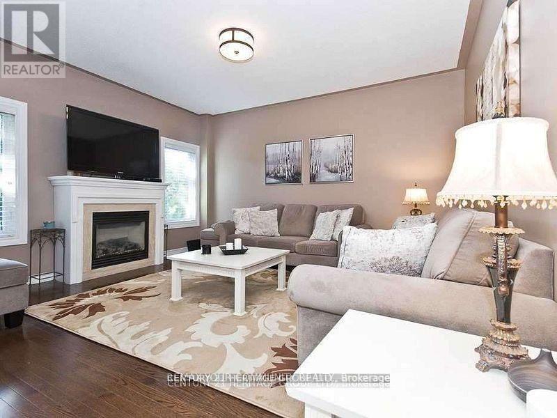 125 Timber Valley Avenue, Richmond Hill, Ontario  L4E 4Z8 - Photo 11 - N12894968