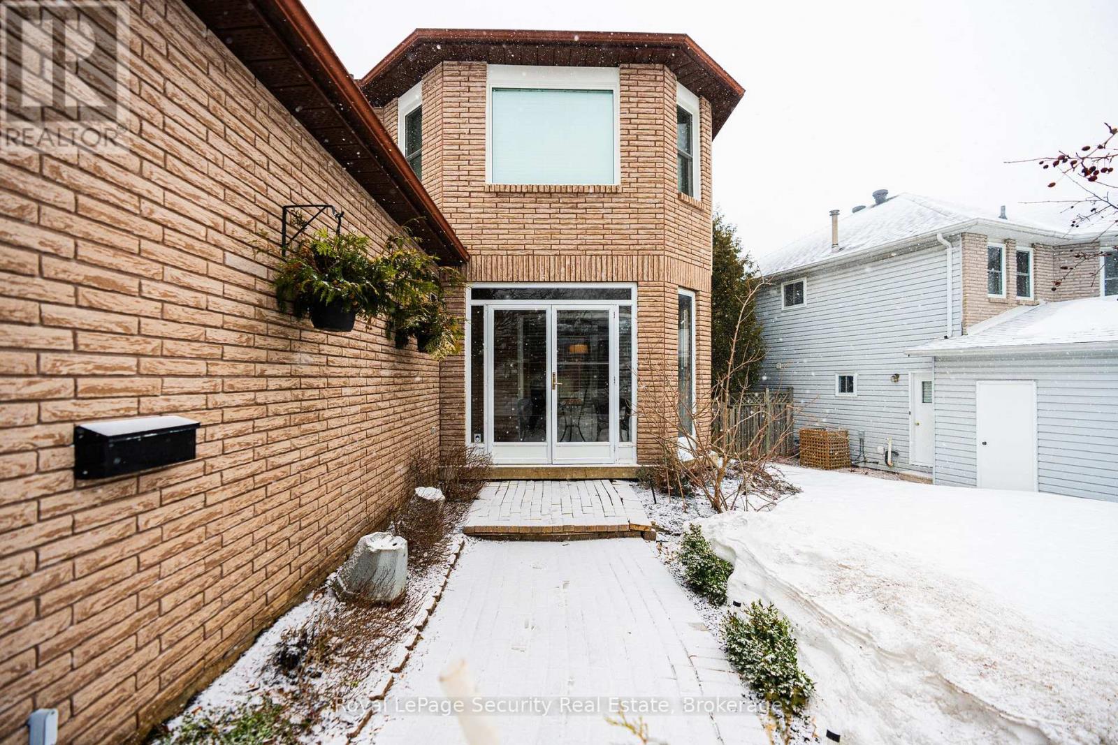 122 Browning Trail, Barrie, Ontario  L4N 6R3 - Photo 2 - S12894752