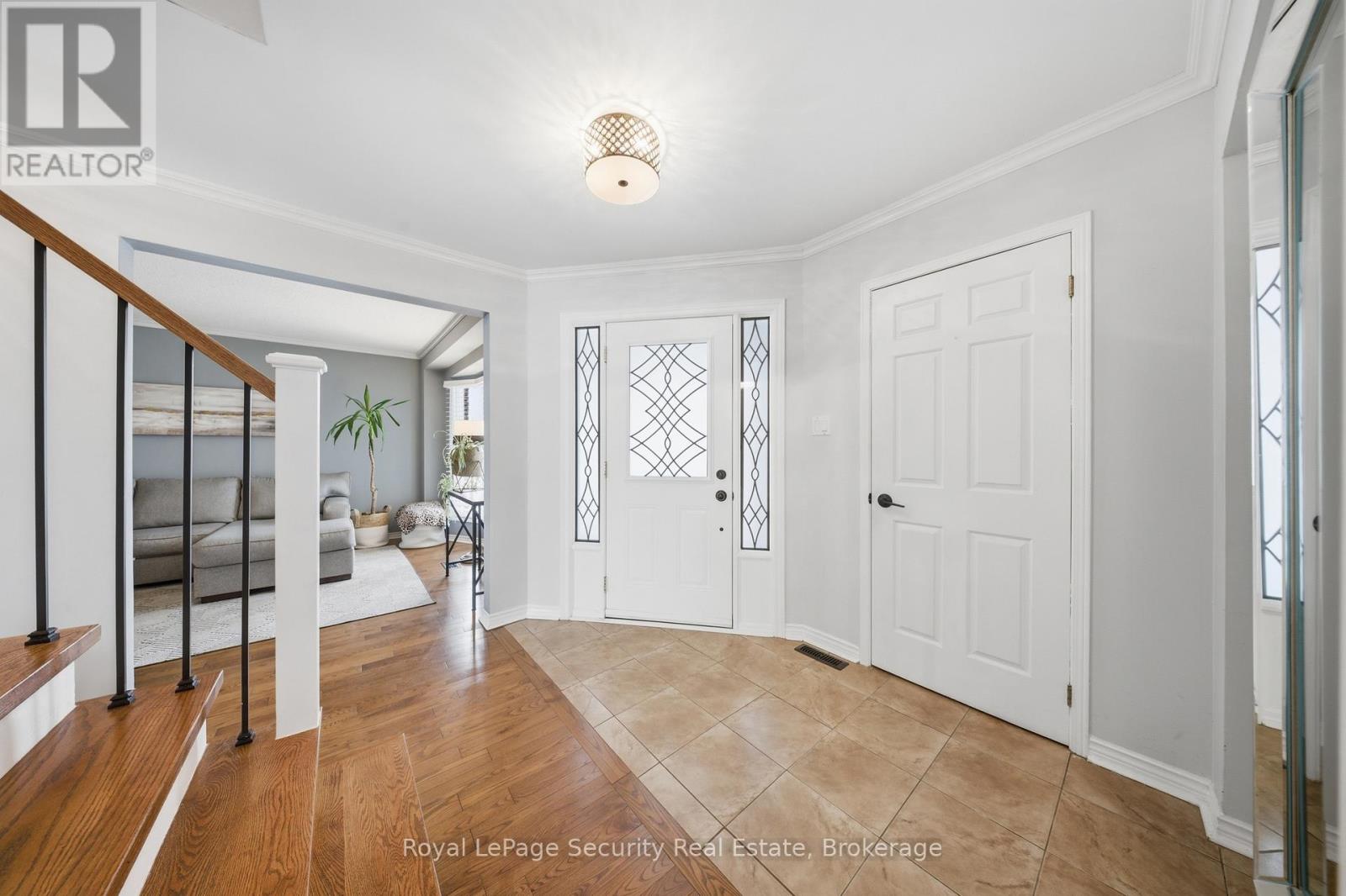 122 Browning Trail, Barrie, Ontario  L4N 6R3 - Photo 5 - S12894752