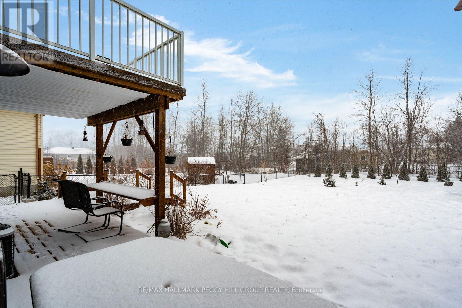 25 Bay Street, Tay (Victoria Harbour), Ontario  L0K 2A0 - Photo 16 - S12894916