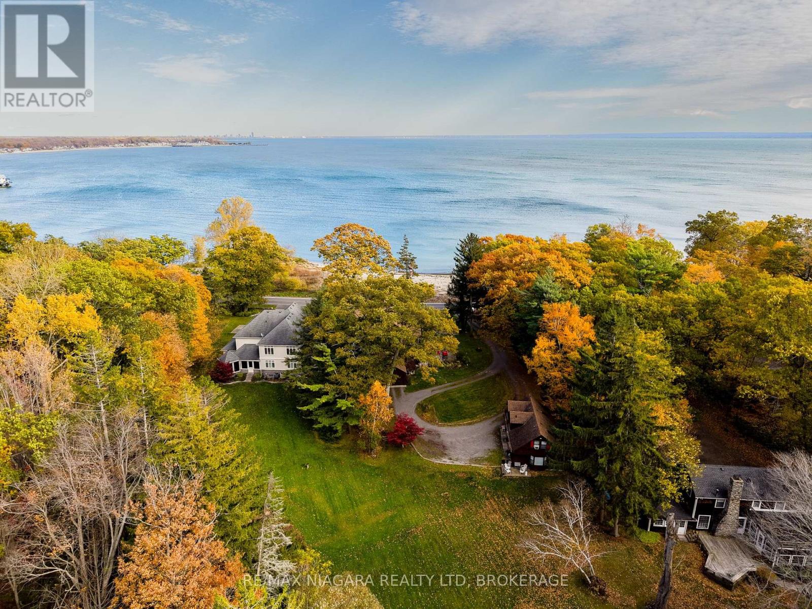 725 Point Abino Road S, Fort Erie (Crystal Beach), Ontario  L0S 1N0 - Photo 44 - X12892230