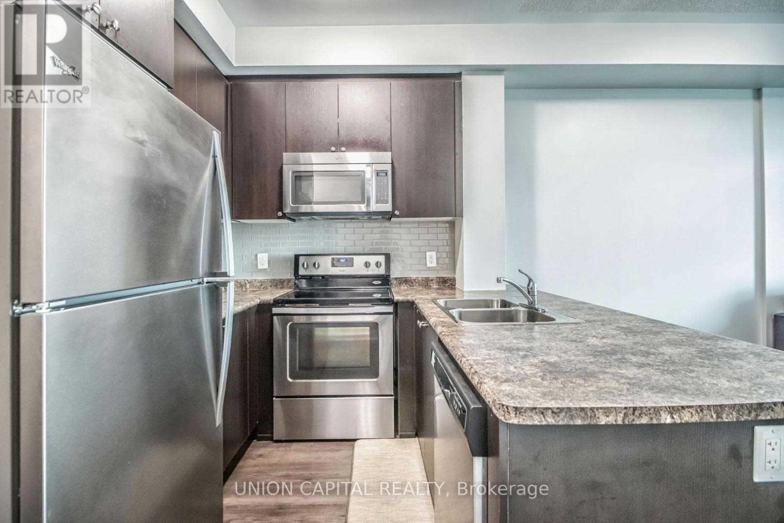 306 - 55 Yorkland Boulevard, Brampton, Ontario  L6P 4K9 - Photo 6 - W12894692