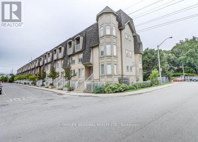 120 - 75 TURNTABLE CRESCENT, Toronto, Ontario