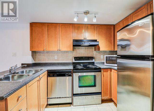 120 - 75 Turntable Crescent, Toronto, Ontario  M6H 4K8 - Photo 11 - W12894700