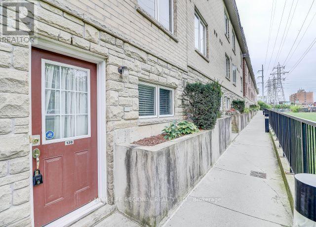 120 - 75 Turntable Crescent, Toronto, Ontario  M6H 4K8 - Photo 3 - W12894700