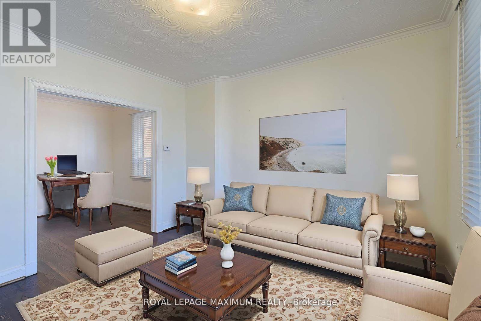 245 Belgravia Avenue, Toronto, Ontario  M6E 2M9 - Photo 10 - W12894708