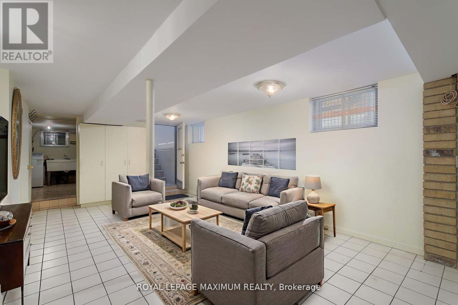 245 Belgravia Avenue, Toronto, Ontario  M6E 2M9 - Photo 28 - W12894708