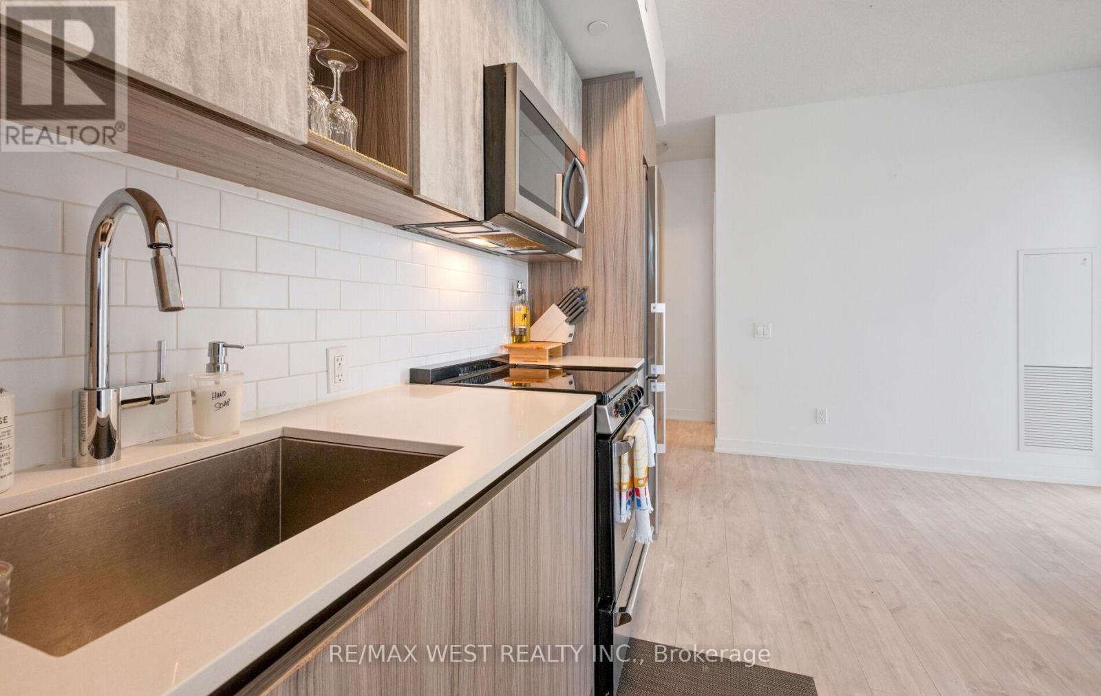 2702 - 251 Manitoba Street, Toronto, Ontario  M8Y 0C7 - Photo 11 - W12894726