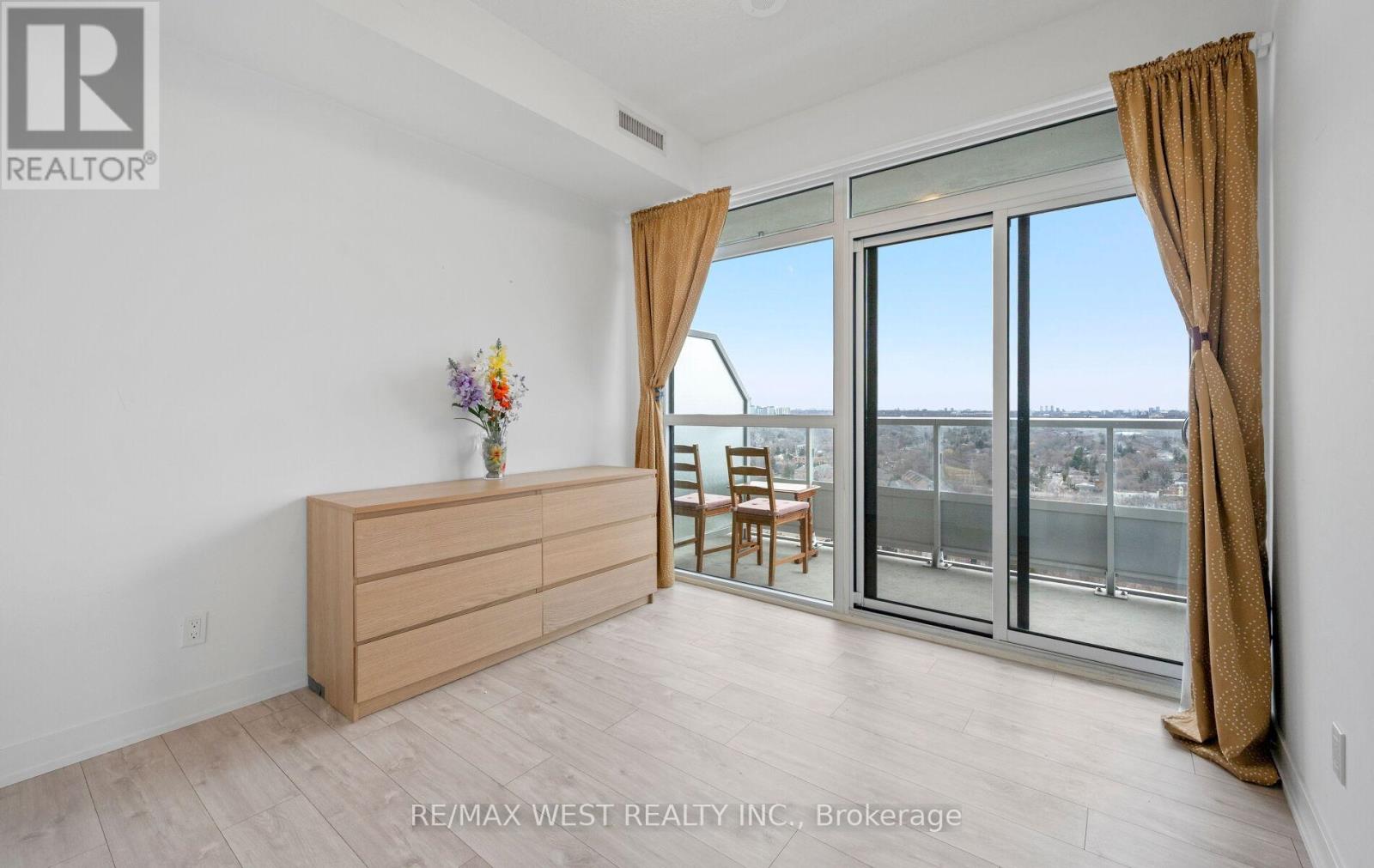 2702 - 251 Manitoba Street, Toronto, Ontario  M8Y 0C7 - Photo 17 - W12894726