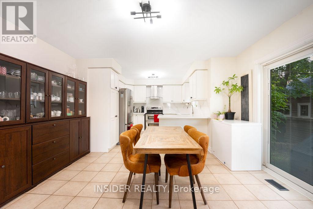 5409 Duchess Court, Burlington, Ontario  L7L 6Z4 - Photo 12 - W12894730