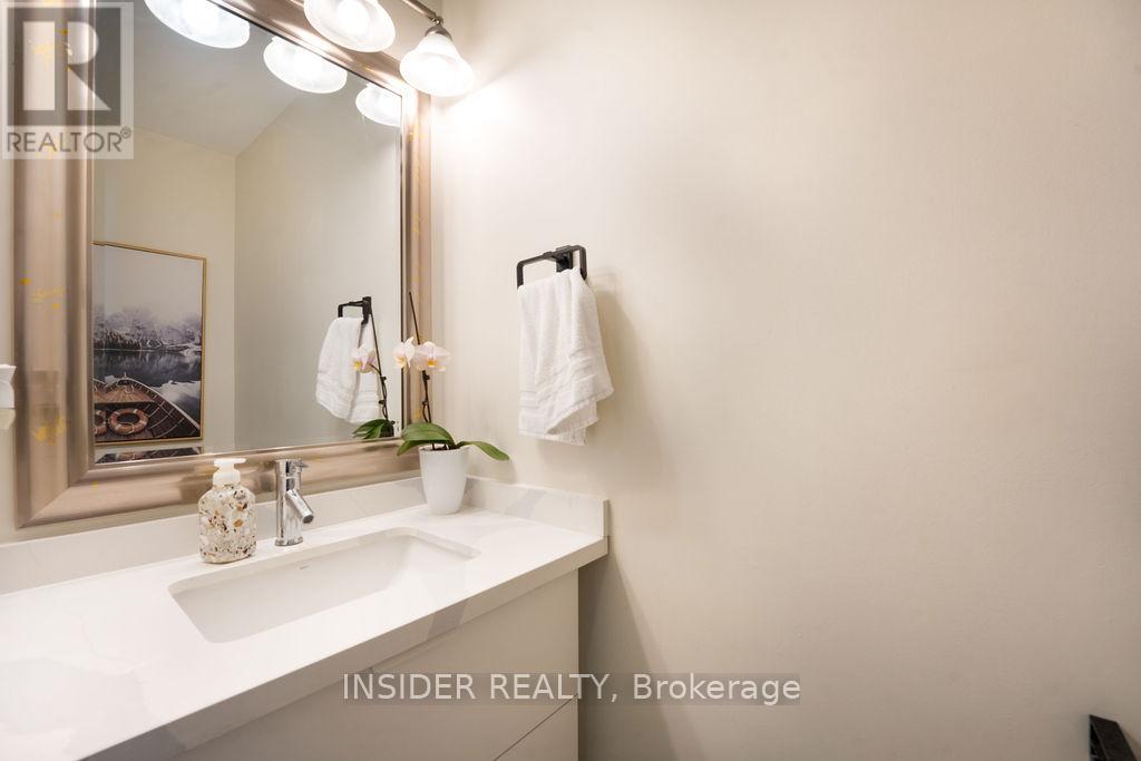 5409 Duchess Court, Burlington, Ontario  L7L 6Z4 - Photo 16 - W12894730