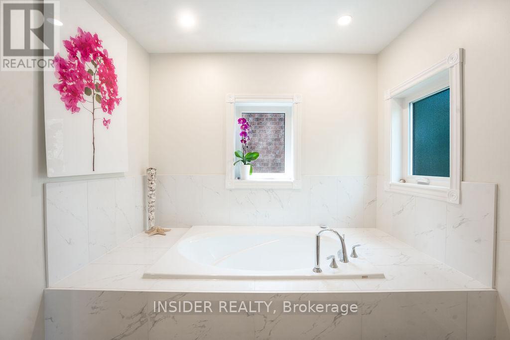 5409 Duchess Court, Burlington, Ontario  L7L 6Z4 - Photo 32 - W12894730