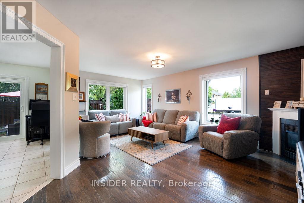 5409 Duchess Court, Burlington, Ontario  L7L 6Z4 - Photo 9 - W12894730