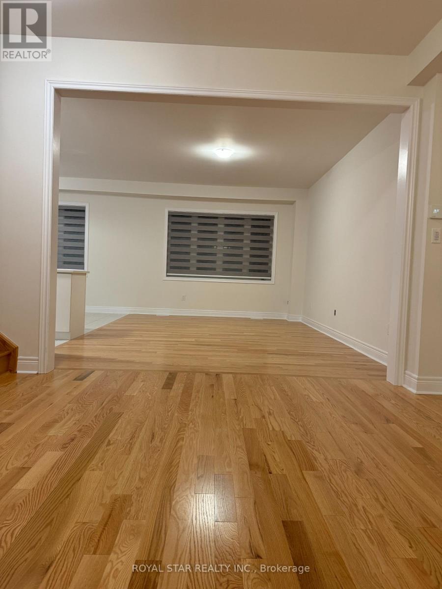 80 Claremont Drive, Brampton, Ontario  L6R 4E8 - Photo 5 - W12894746