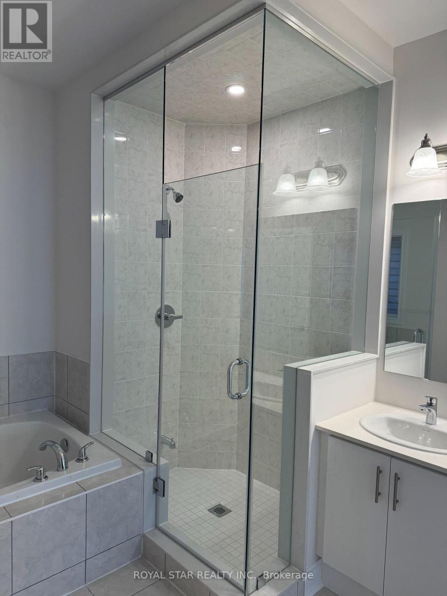 80 Claremont Drive, Brampton, Ontario  L6R 4E8 - Photo 9 - W12894746