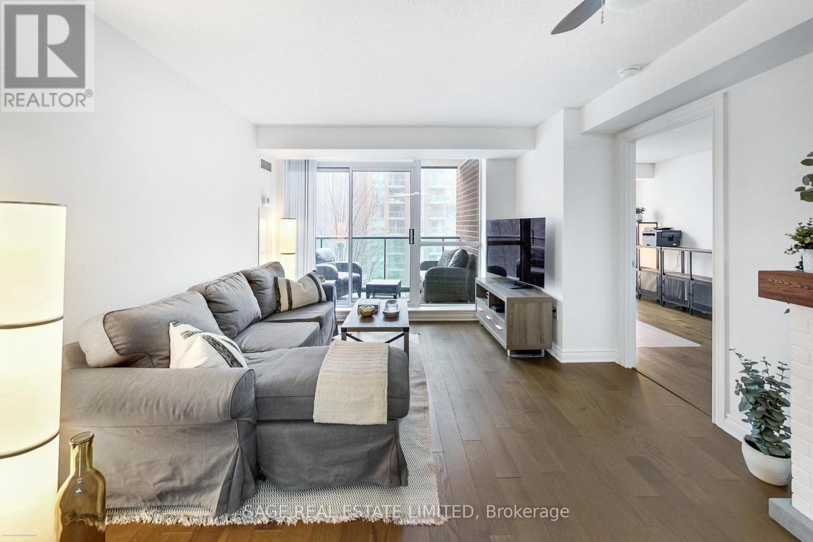 513 - 11 MICHAEL POWER PLACE, toronto (islington-city centre west), Ontario