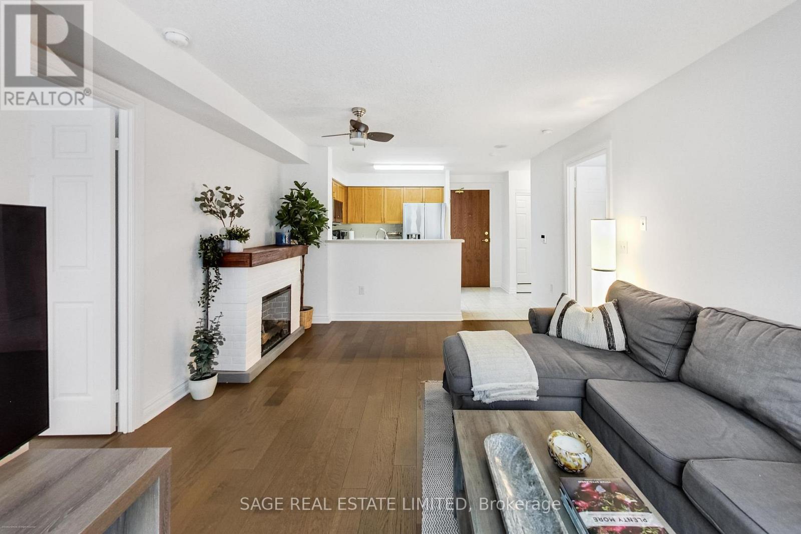 513 - 11 Michael Power Place, Toronto, Ontario  M9A 5G3 - Photo 10 - W12894774