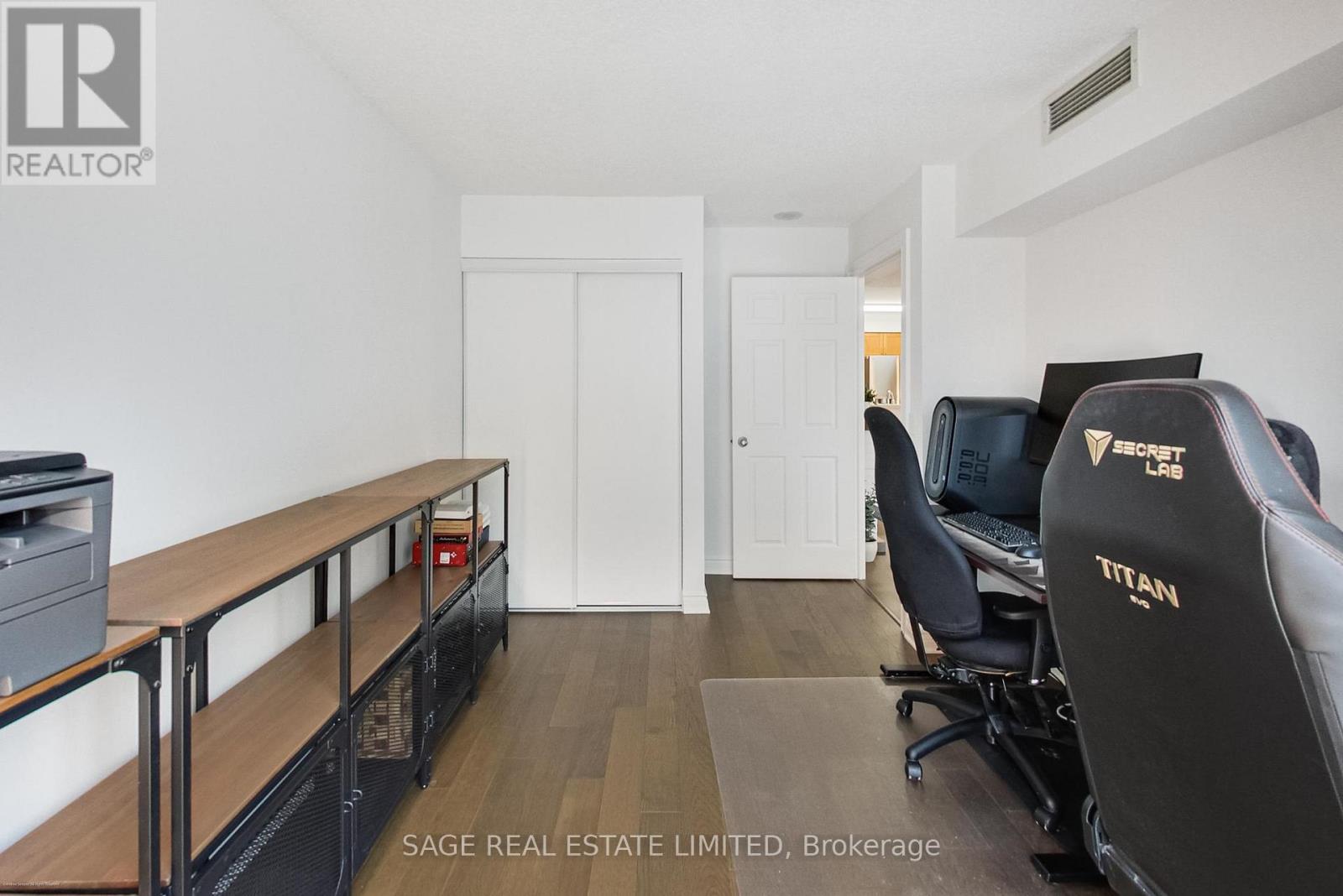 513 - 11 Michael Power Place, Toronto, Ontario  M9A 5G3 - Photo 13 - W12894774