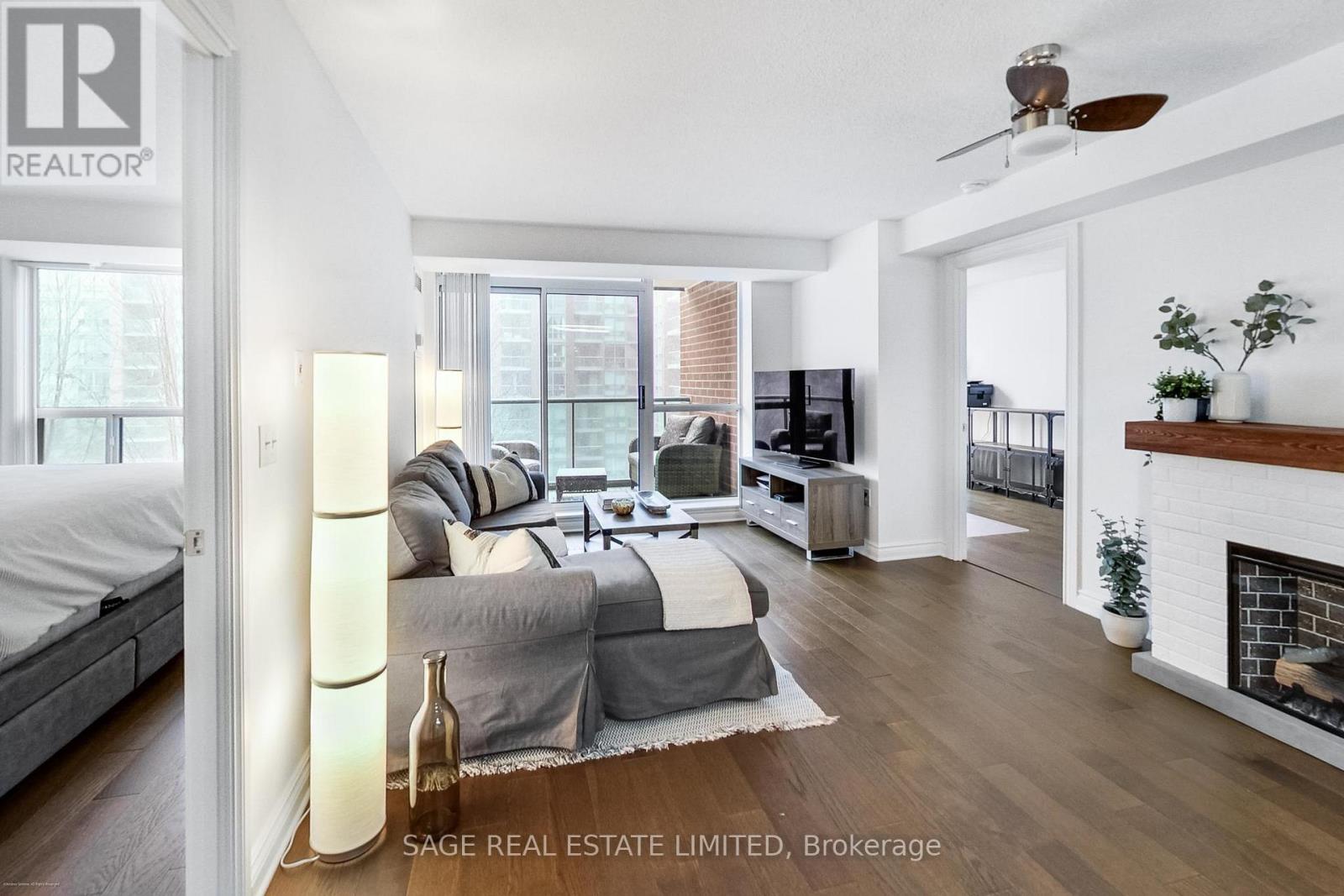 513 - 11 Michael Power Place, Toronto, Ontario  M9A 5G3 - Photo 7 - W12894774