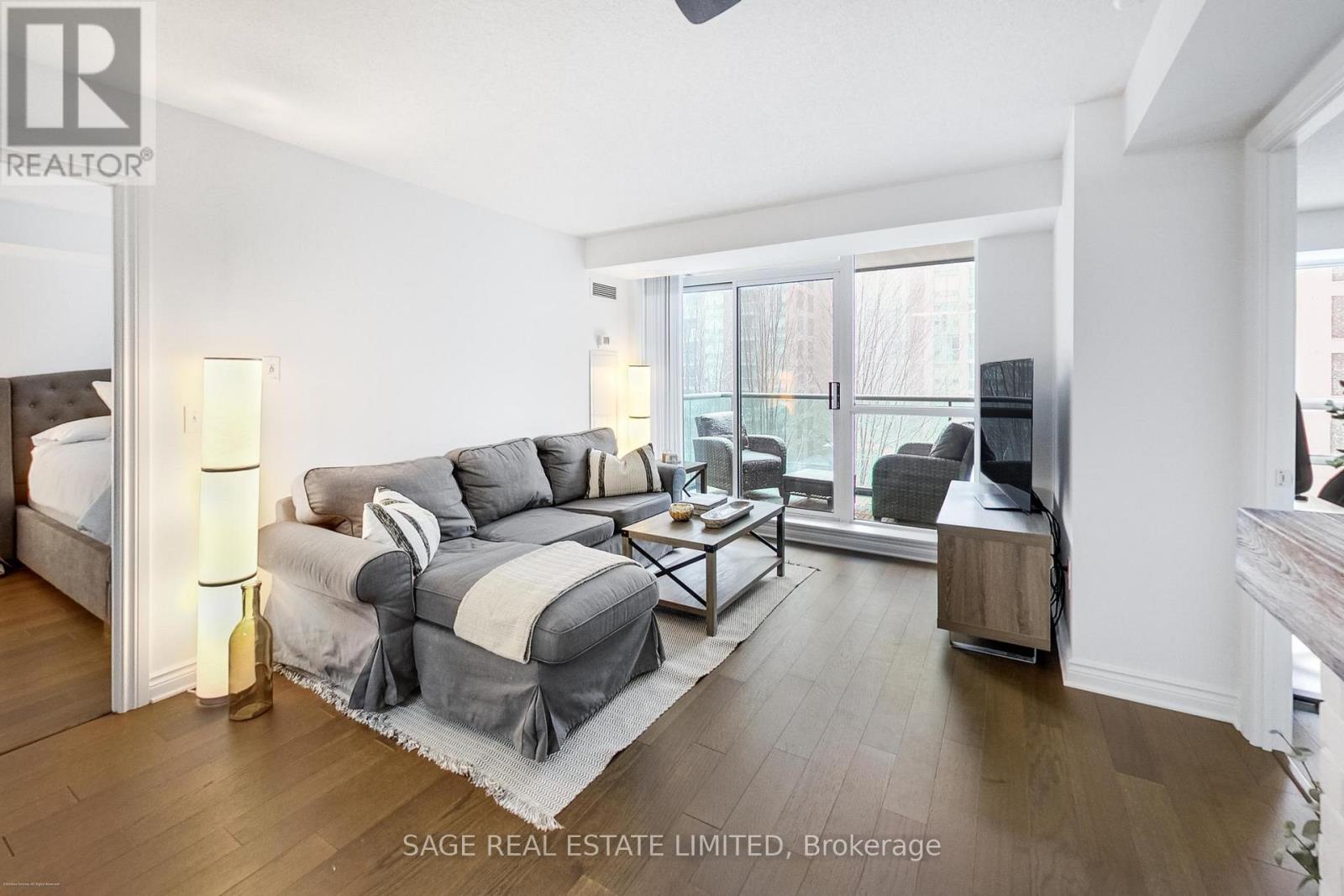 513 - 11 Michael Power Place, Toronto, Ontario  M9A 5G3 - Photo 9 - W12894774