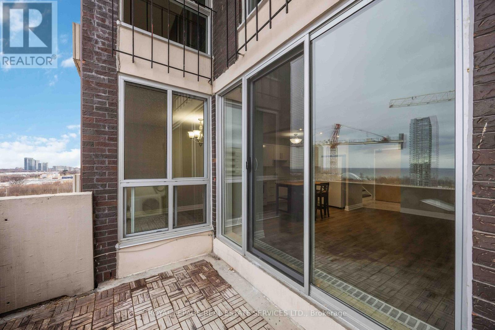 808 - 60 Southport Street, Toronto, Ontario  M6S 3N4 - Photo 35 - W12894810