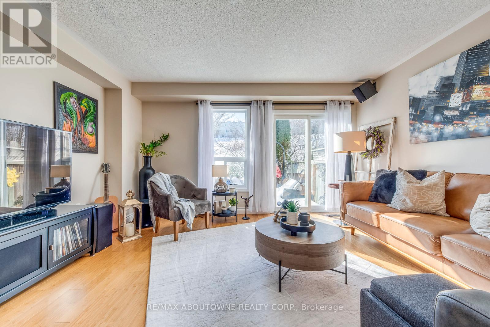 34 Palomino Trail, Halton Hills, Ontario  L7G 6E9 - Photo 17 - W12894824