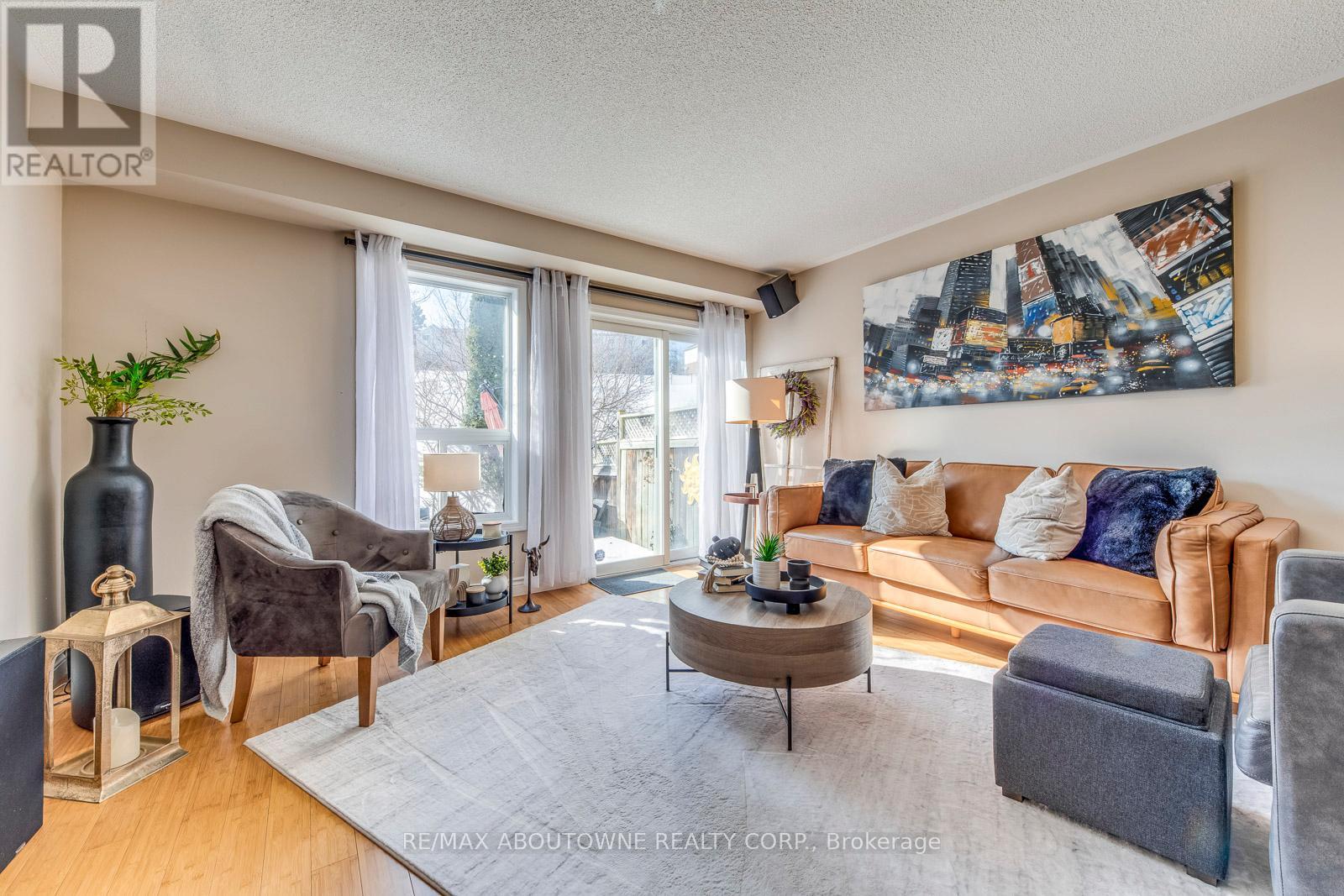 34 Palomino Trail, Halton Hills, Ontario  L7G 6E9 - Photo 18 - W12894824