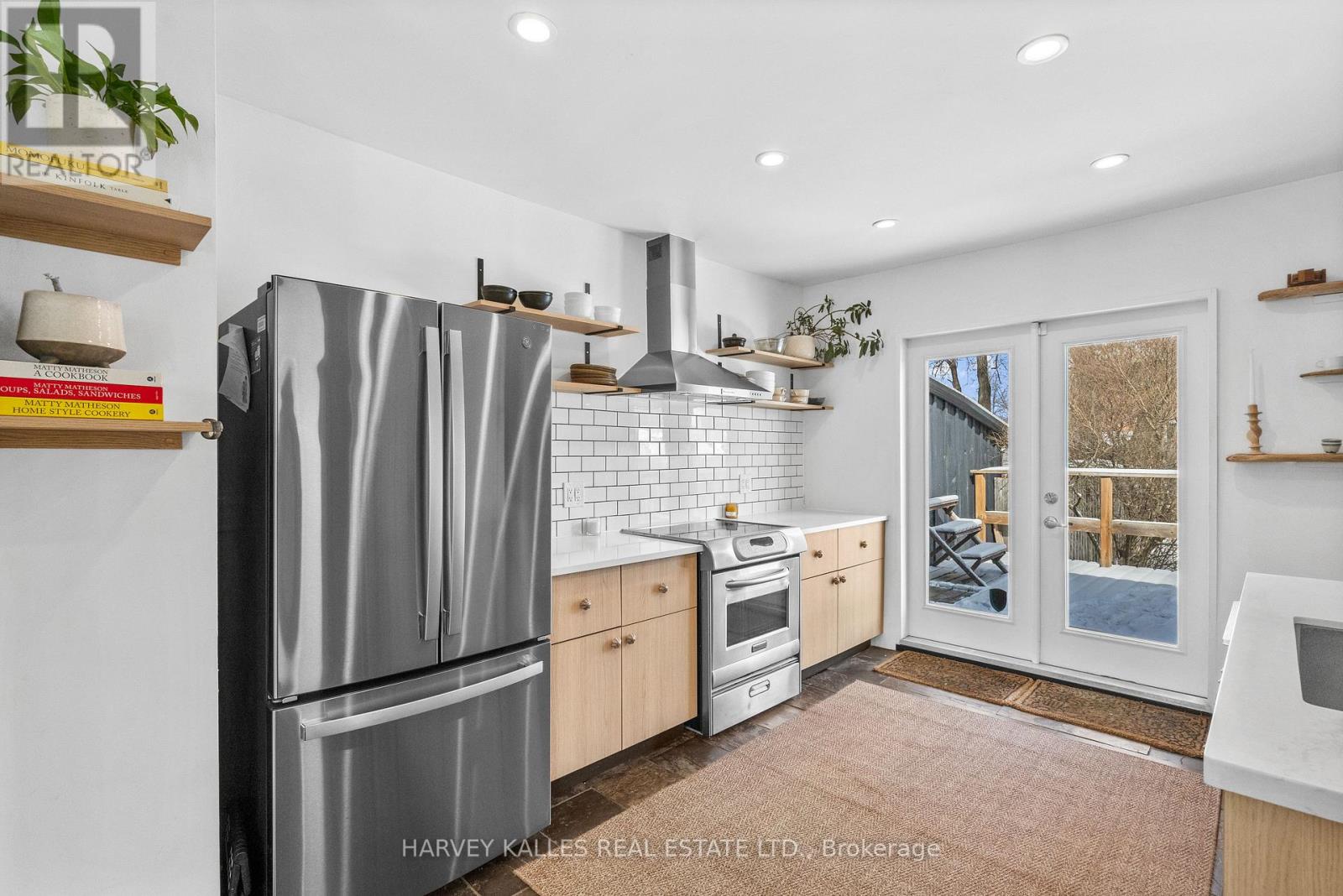 14 Manitoba Street, Toronto, Ontario  M8Y 1C7 - Photo 16 - W12894826