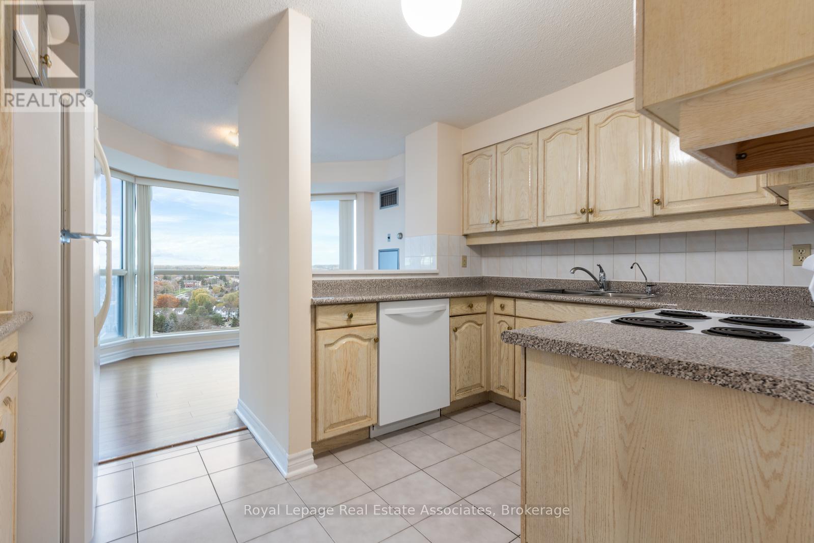 1604 - 2155 Burnhamthorpe Road W, Mississauga, Ontario  L5L 5P4 - Photo 10 - W12894866