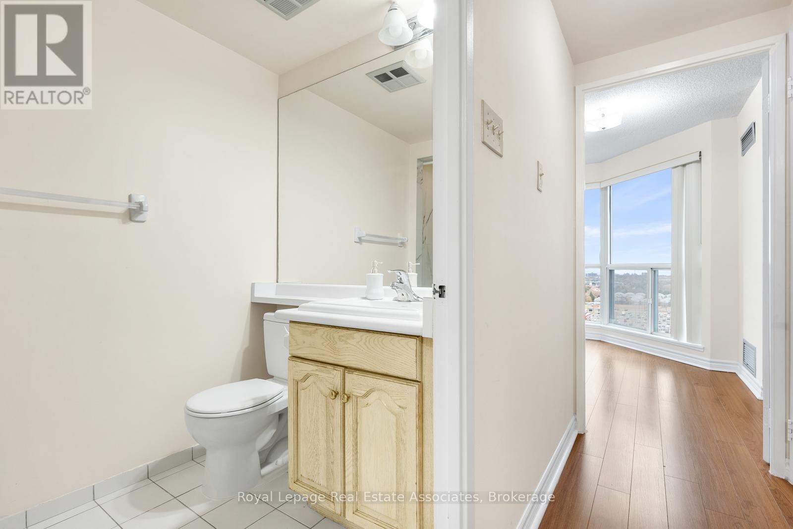 1604 - 2155 Burnhamthorpe Road W, Mississauga, Ontario  L5L 5P4 - Photo 13 - W12894866