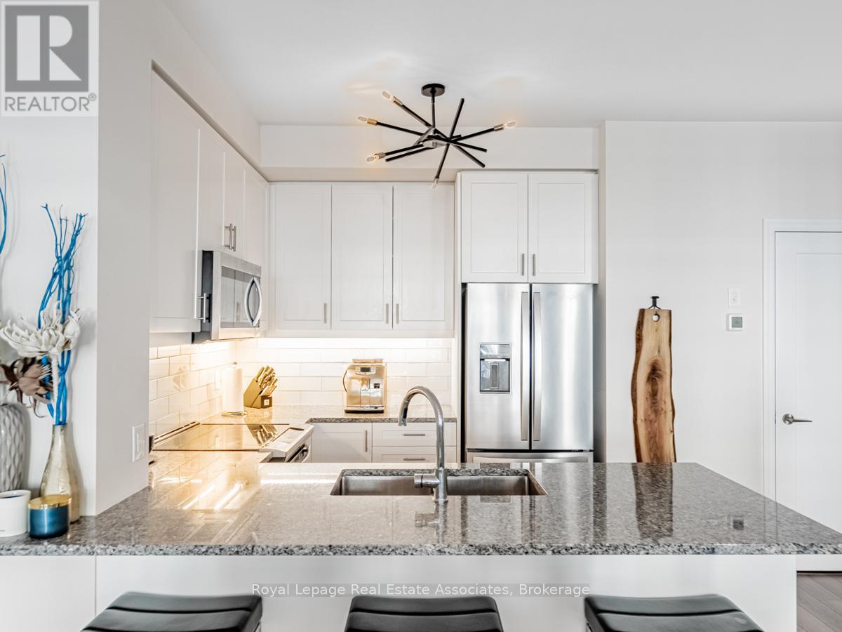 511 - 657 Cricklewood Drive, Mississauga, Ontario  L5G 0B8 - Photo 4 - W12894882