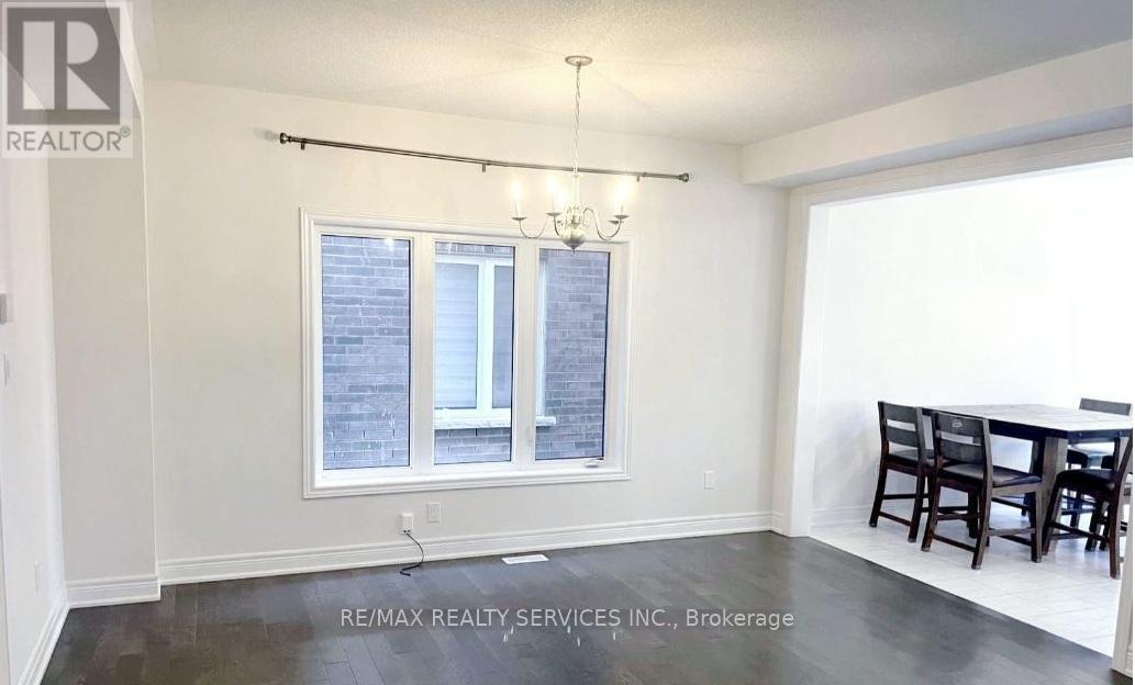 17 Overstone Road E, Halton Hills, Ontario  L7G 0M9 - Photo 4 - W12894892