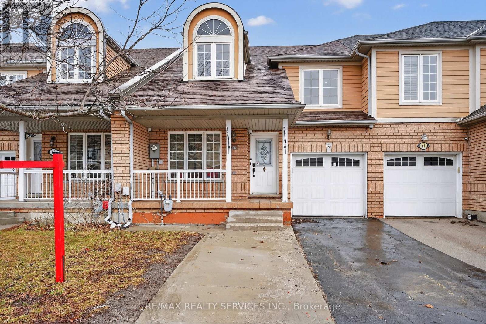 63 Irene Crescent, Brampton, Ontario  L7A 3E9 - Photo 2 - W12894904